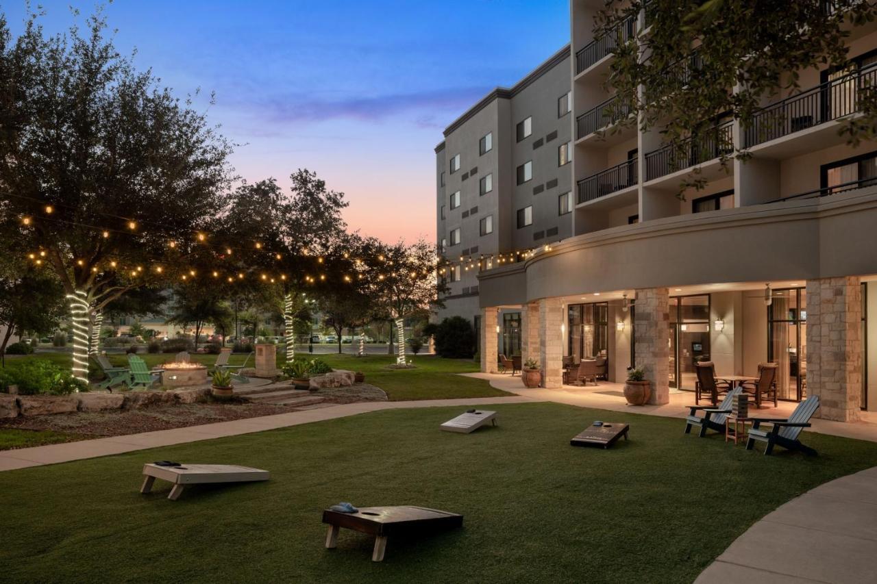 Hotel Courtyard By Marriott San Antonio Six Flags At The Rim Exterior foto